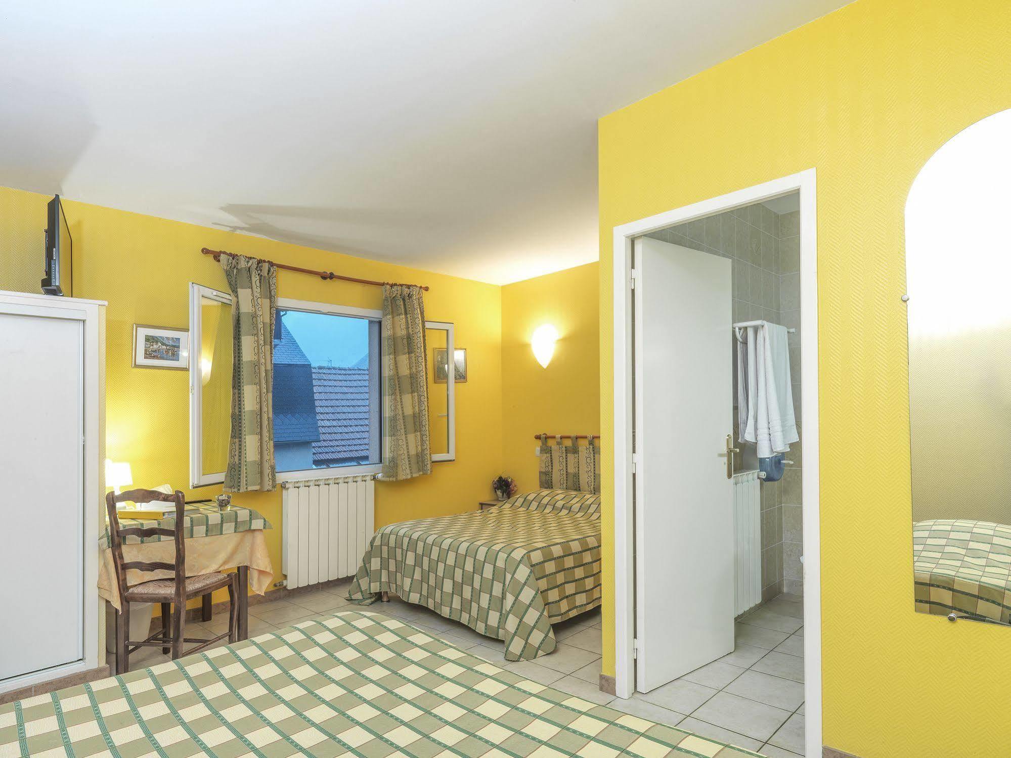Auberge De L'Isard Saint-Denis  Bagian luar foto