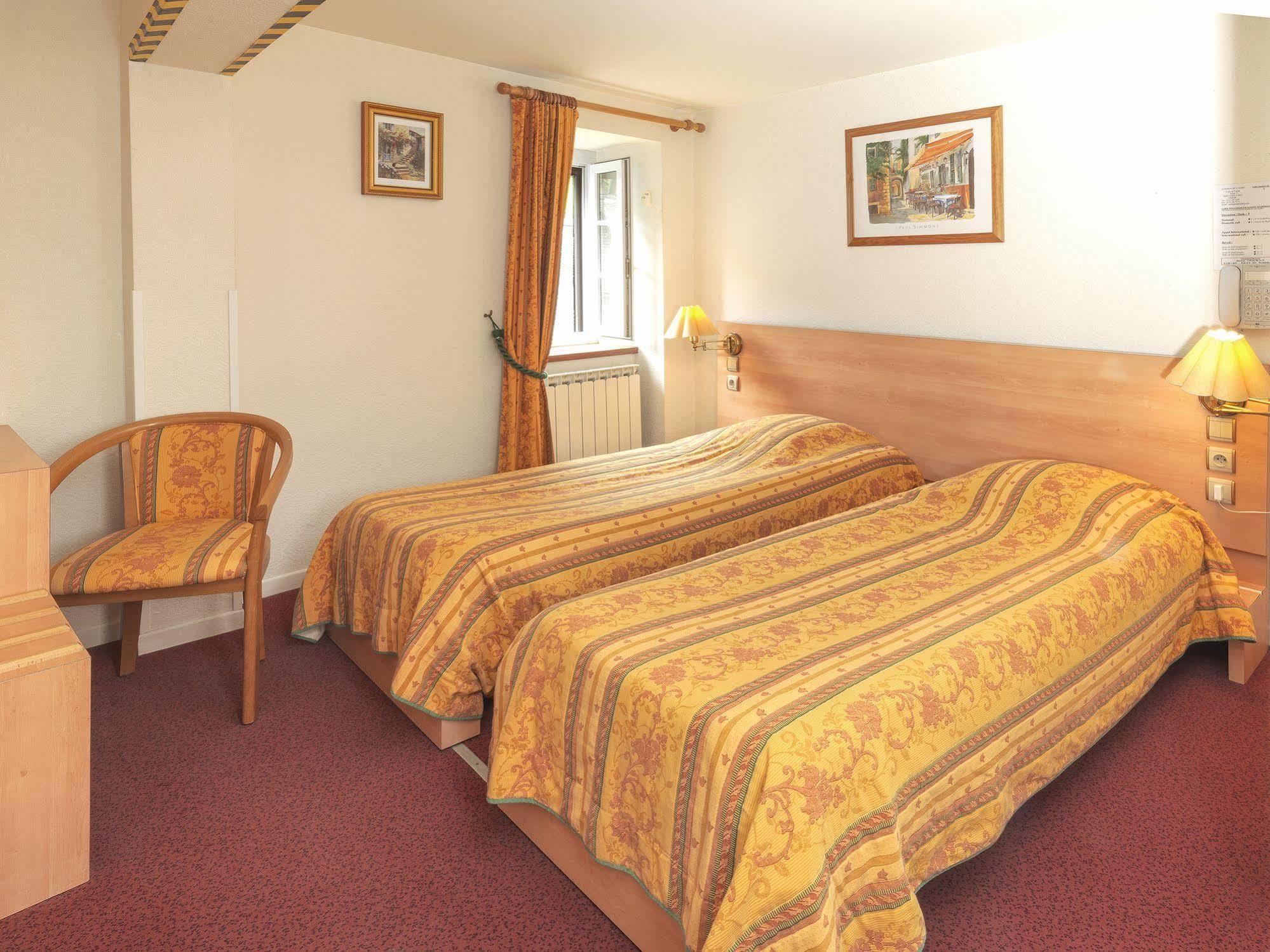 Auberge De L'Isard Saint-Denis  Bagian luar foto