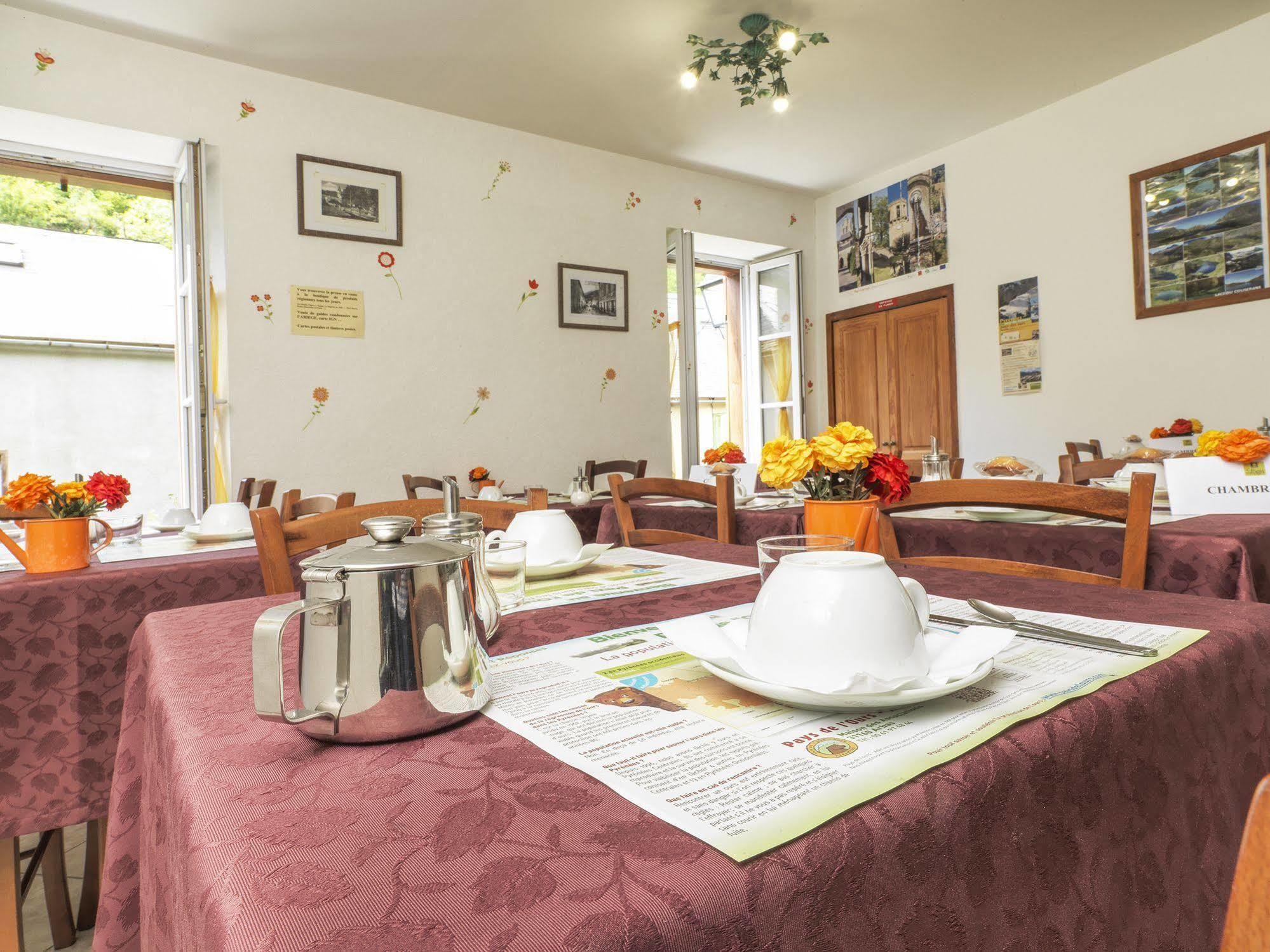 Auberge De L'Isard Saint-Denis  Bagian luar foto