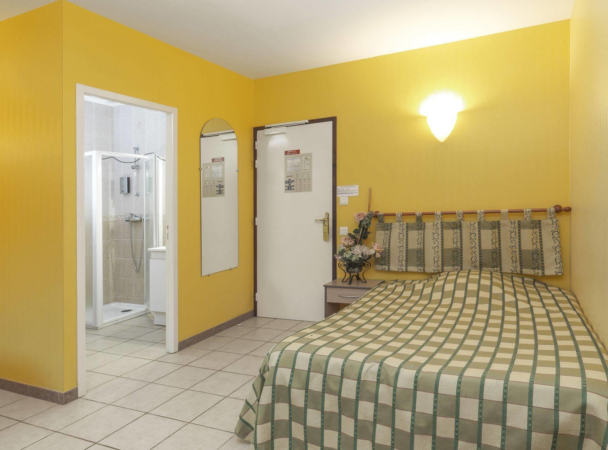 Auberge De L'Isard Saint-Denis  Bagian luar foto